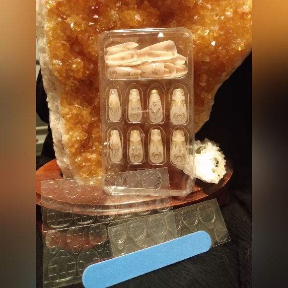 Celestial 24pc Sun/Moon Evil Eye Rhinestone Embellished Fake Nails NIB - Picture 5 of 9